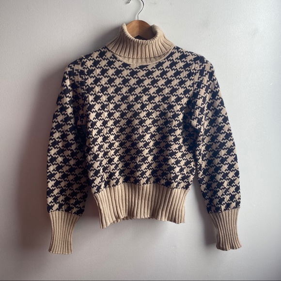 brown houndstooth sweater